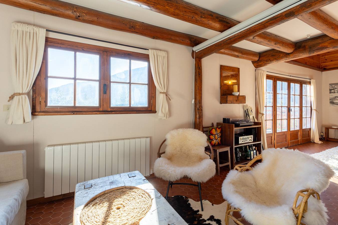 Chalet 'South-facing  with Views' with Mountain View, Shared Terrace and Wi-Fi in Saint-Chaffrey, Serre Chevalier