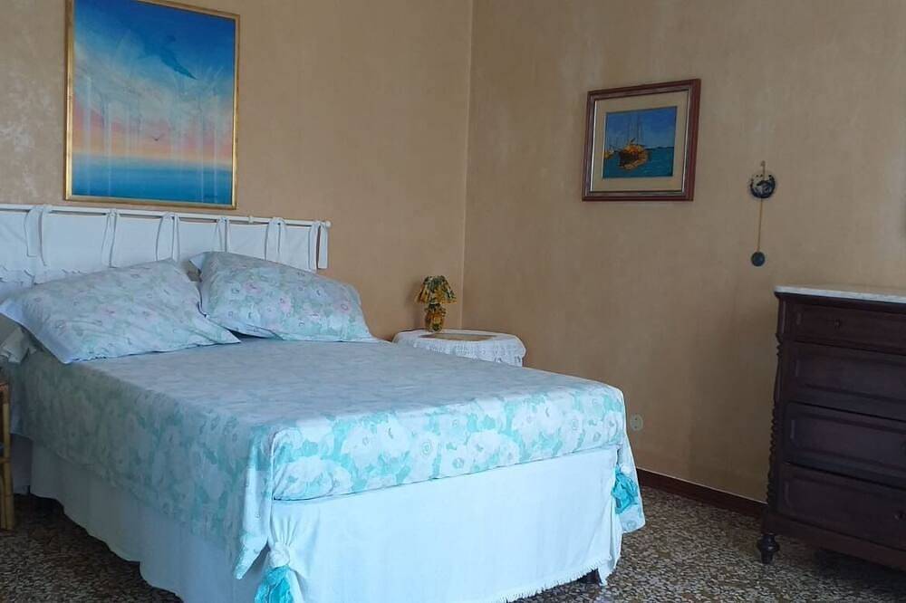 \"Do you want a corner of paradise\"? in Ospedaletti, Ospedaletti Gemeinde