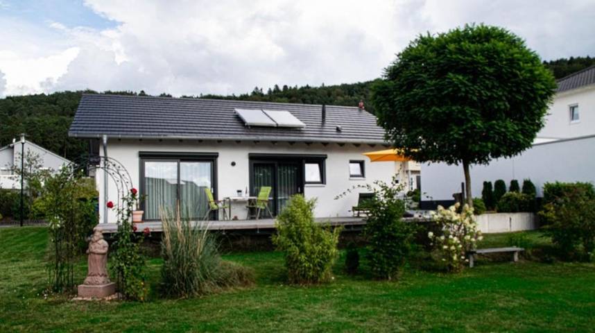 Ferienhaus für 4 Personen, mit Terrasse und Garten sowie Ausblick in Waldfischbach-Burgalben
