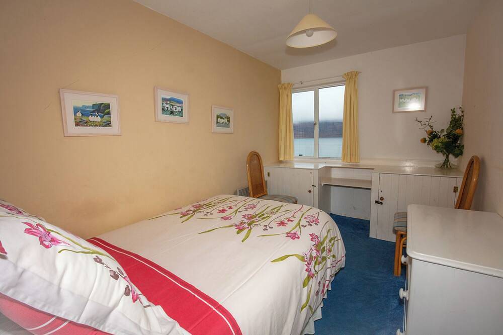 Ormsaig Wooden Cottage - 5 bedroom property with amazing sea views in Argyll & Bute