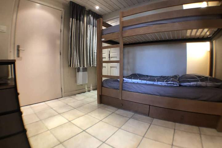 Apartamento entero, On the shores of Lake Annecy, comfortable apartment with terrace and private beach in Duingt, Bauges