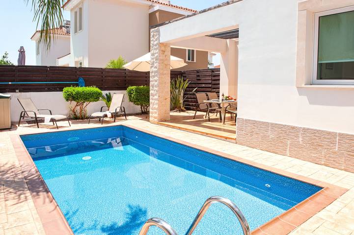 Villa für 5 Personen, mit Balkon und Garten sowie Pool auf Zypern - 2