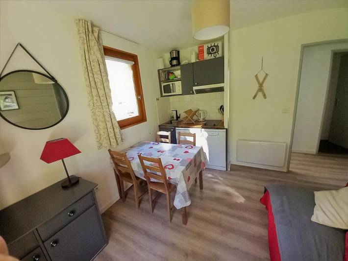 Gîte pour 4 personnes, avec terrasse et piscine, animaux acceptés dans Col De La Croix De Fer - 2