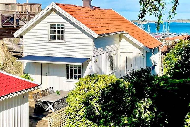 Feriehus for 8 personer, med sauna og balkong i Västkusten
