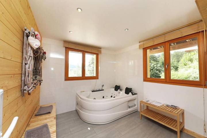 Gîte pour 10 personnes, avec Balcon et Terrasse ainsi que Jardin et Sauna à Liézey - 4