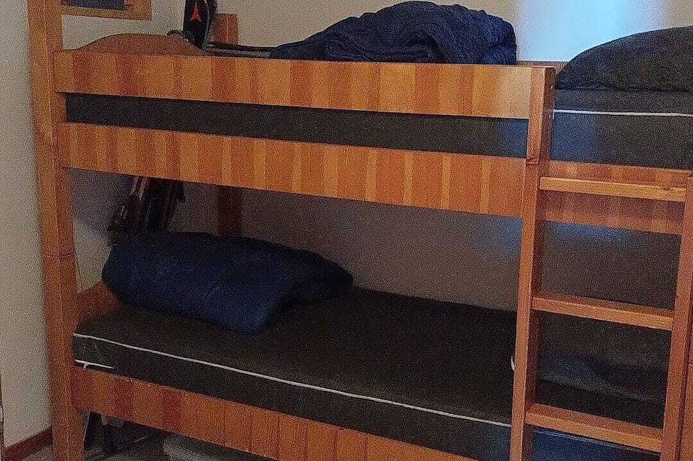 Entire apartment, Appartement 6-8 Personnes Saint Jean D'arves Avec vue sur les Aiguilles D'arves in Saint-Jean-d'Arves, Saint-Jean-de-Maurienne region