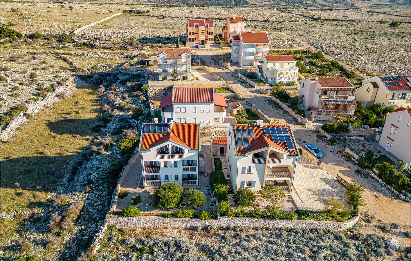 Appartement de vacances entier, Appartement confortable avec terrasse, Wi-Fi et parking, à 100 m du littoral in Ville de Pag, Pag