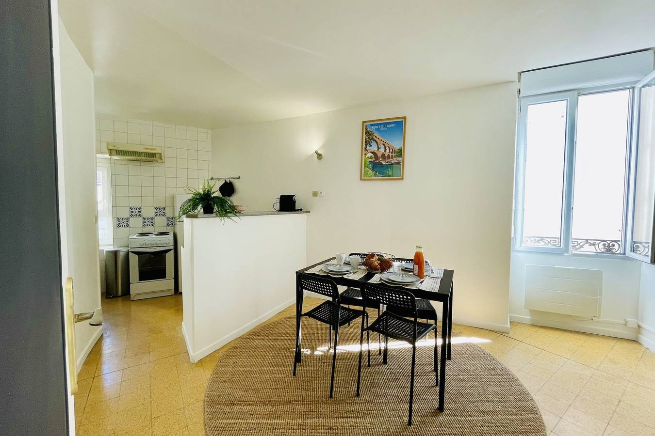 Ganze Wohnung, Bright apartment near the Arena and train station in Nîmes, Nimes und Umgebung