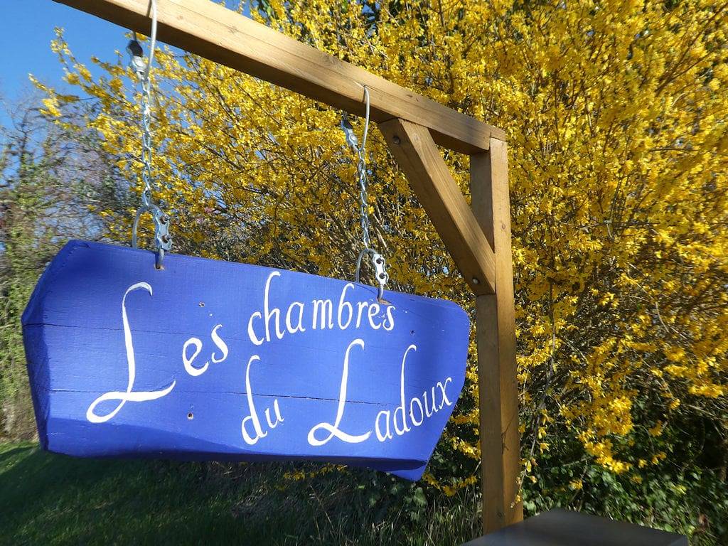 Les Chambres du Ladoux - Chambre Verte et Bleue familiale in Sencenac-Puy-de-Fourches, Périgord Blanc