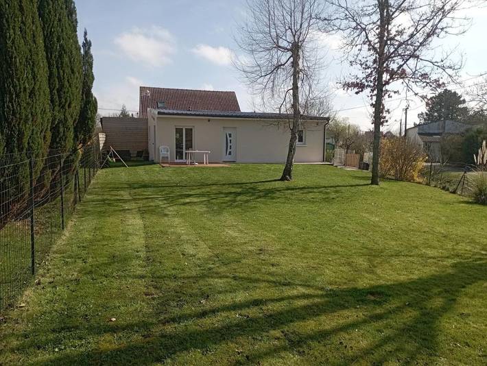 Location de vacances pour 4 personnes, avec balcon à Verton