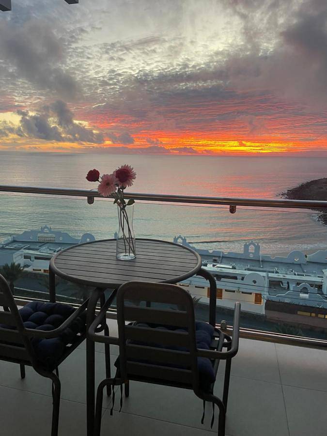 Apartamento para 5 personas, con vistas además de balcón y piscina en Playa del Cura