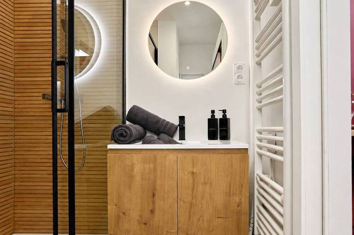 Apartamento entero, Private Movie Theater & Sauna: A Unique Suite for Two, Near Lille in Armentières, Lille region