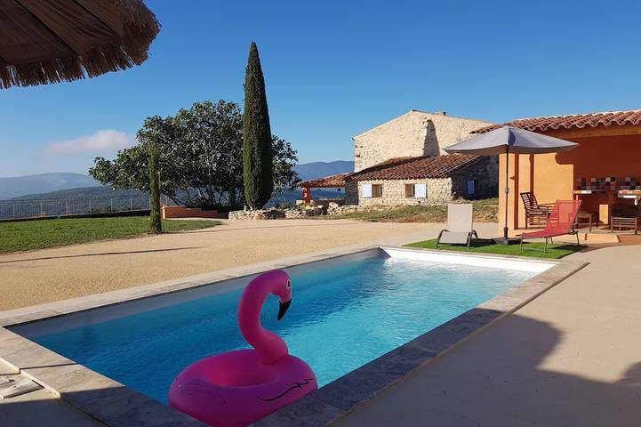 Location de vacances pour 5 personnes, avec Piscine à Sainte-Croix-à-Lauze