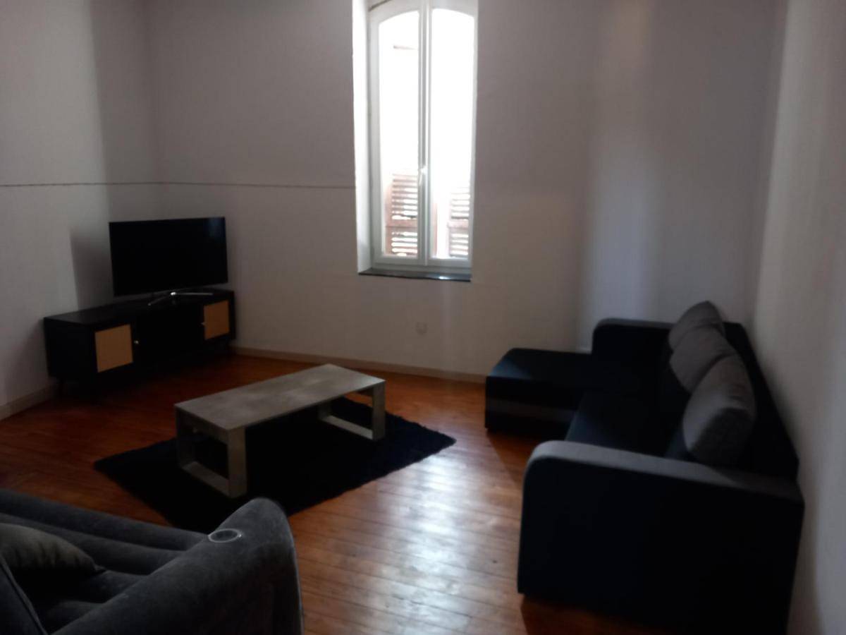 Appartement entier, Appartement grand T2 in Mussidan, Périgord Blanc