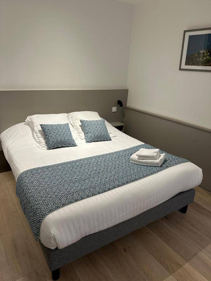 Hôtel pour 2 personnes, avec terrasse, animaux acceptés à Yenne - 3