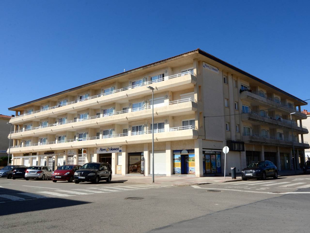 Geheel appartement, Cozy Apartment for 4 in L'Estartit with Pool, A/C, Near Beach & Supermarket in l'Estartit, L'Estartit