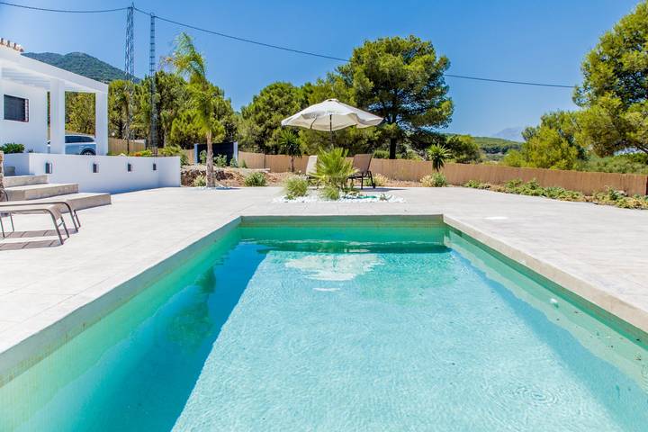 Casa rural para 2 personas, con piscina además de jardín y terraza en Valle del Guadalorce - 3
