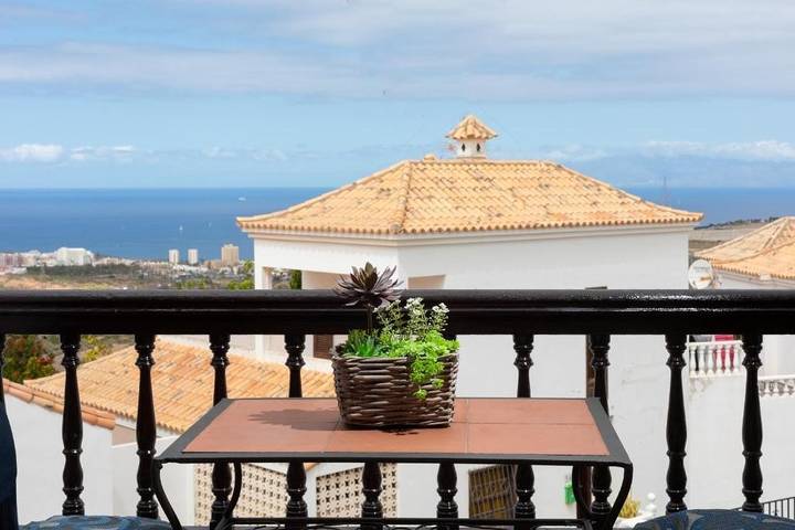 Location de vacances pour 4 personnes, avec terrasse et piscine, adapté aux familles dans Chayofa - 3