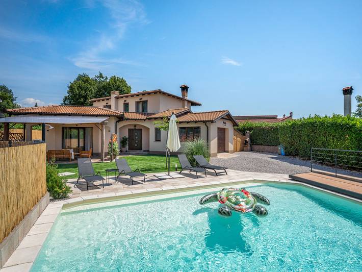 Ferienhaus für 8 Personen, mit Ausblick und Terrasse sowie Garten in Kvarner Bucht