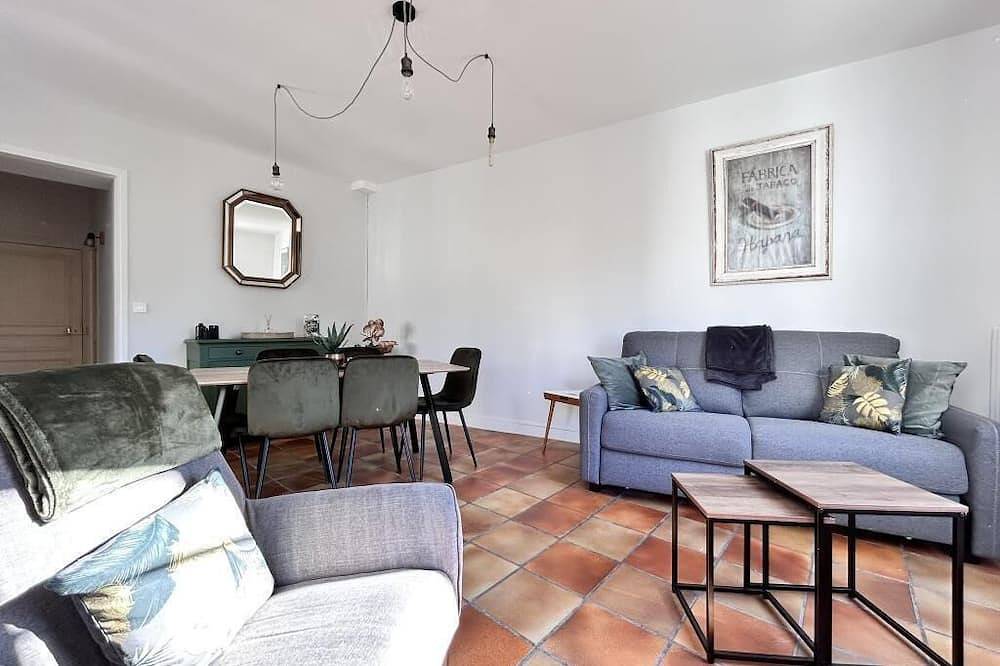 Entire apartment, Grand T2 Cozy Avec Balcon Proche de Royatonic in Royat, Volcans d'Auvergne Regional Nature Park