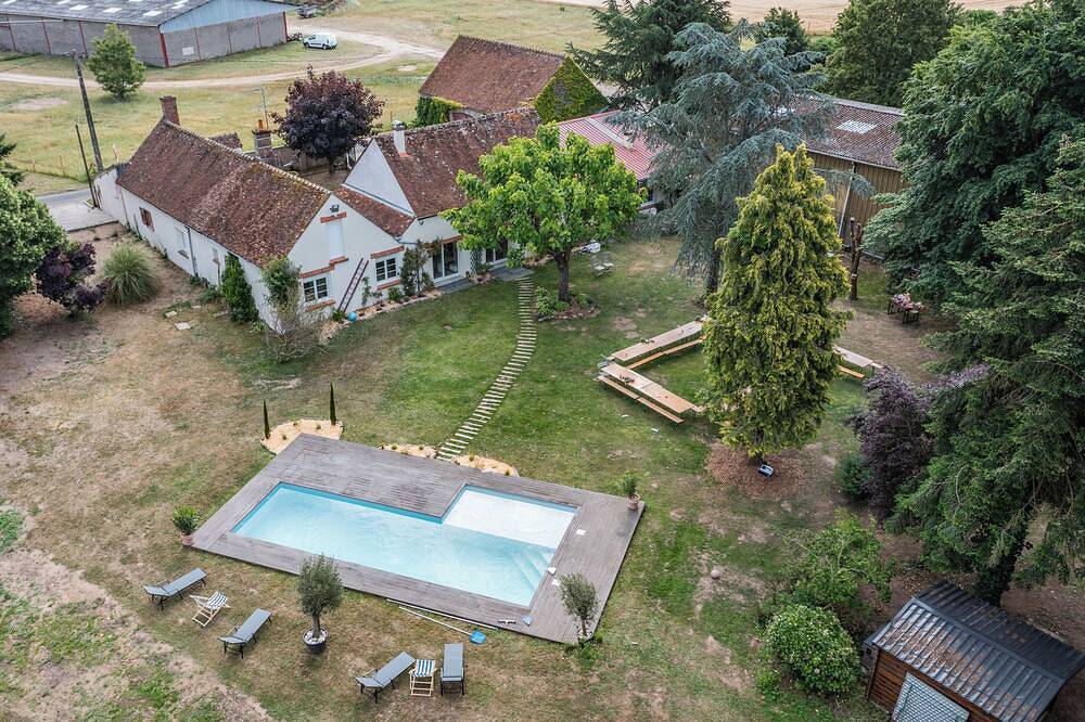 Maison Teneryl renovated farmhouse in Saint-Benoît-sur-Loire, Loire-Tal