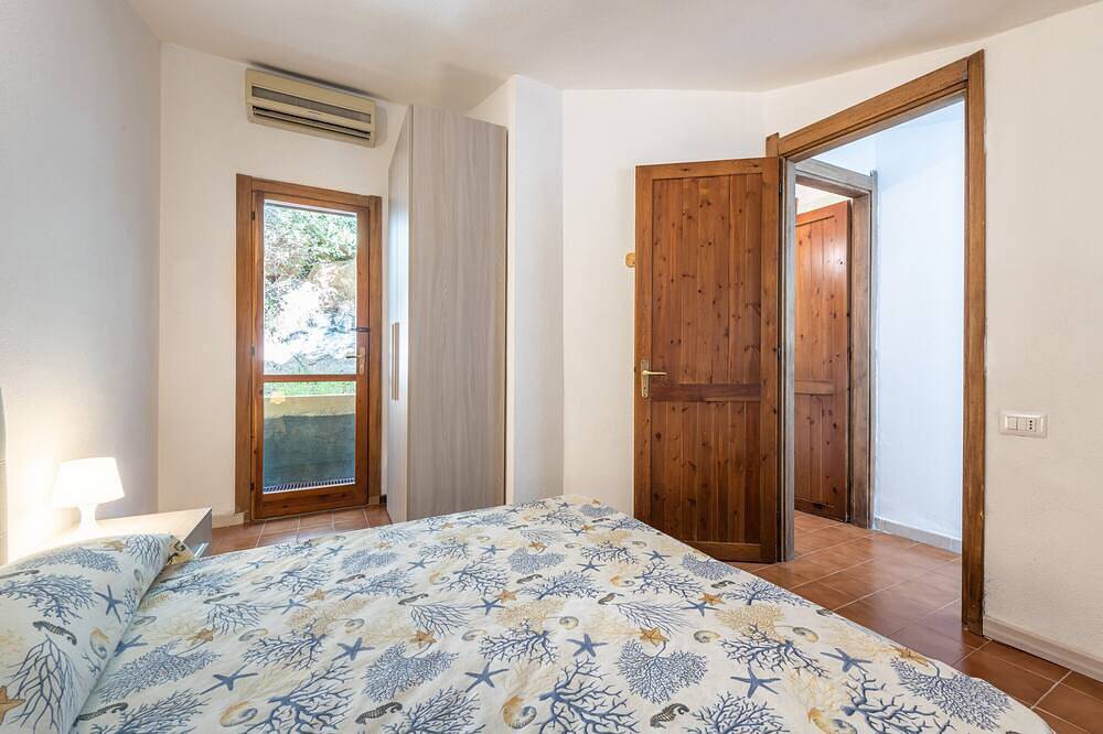 Villa \"Peppino\" con vista mare, terrazze e Wi-Fi in Punta Molentis, Simius