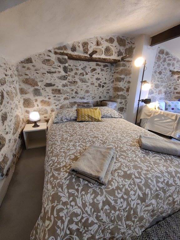 Gîte pour 2 personnes, avec jardin et piscine à Molières-Cavaillac