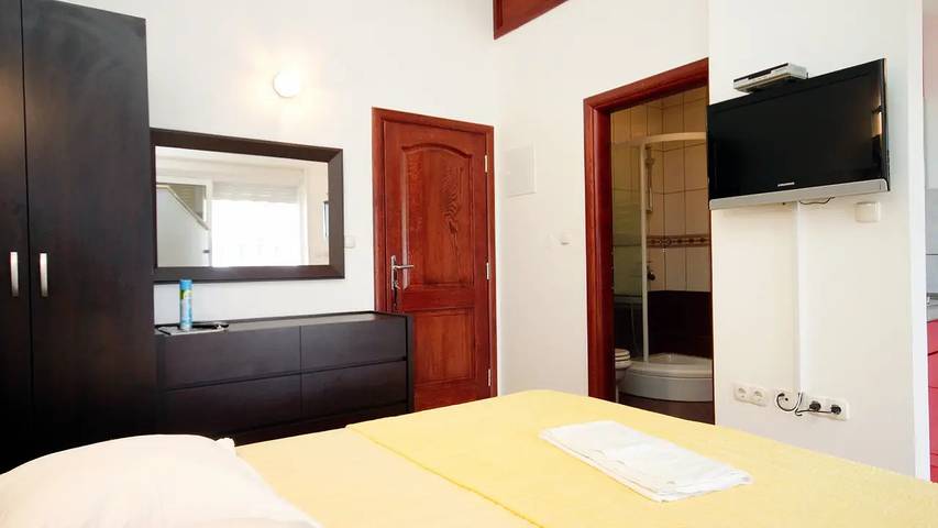 Gîte pour 2 personnes, avec piscine et terrasse à Rogoznica - 4