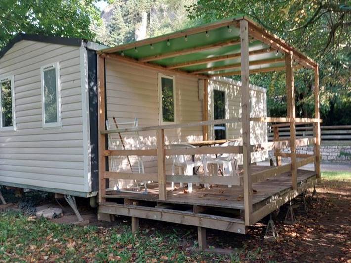 Camping für 4 Personen, mit Pool und Terrasse, mit Haustier in den Cevennen