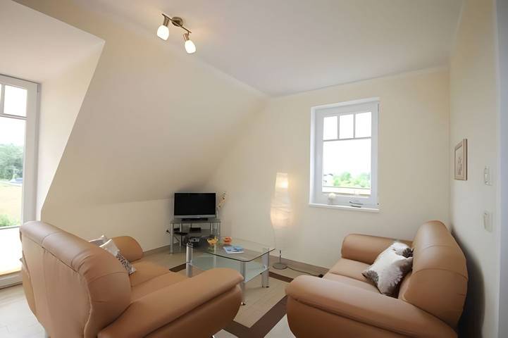 Ferienwohnung für 4 Personen, mit Balkon und Sauna sowie Garten in Börgerende-Rethwisch - 2