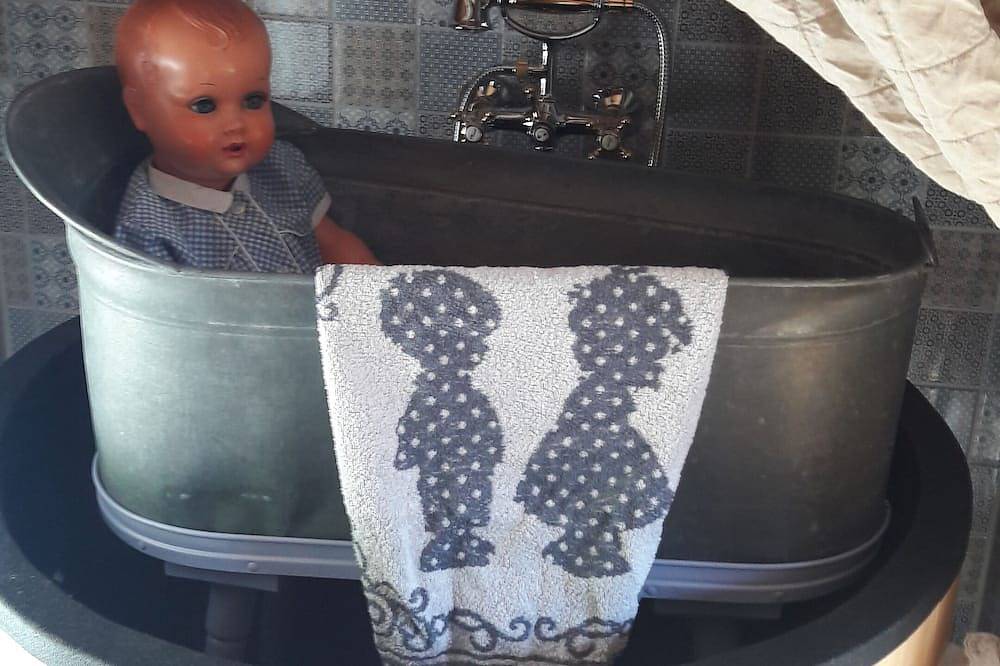 Appartement entier, Ravissant studio cosy Bed & Arts \"L' Atelier des Rêves\" in Ollon (Villars-sur-Ollon), Alpes Vaudoises