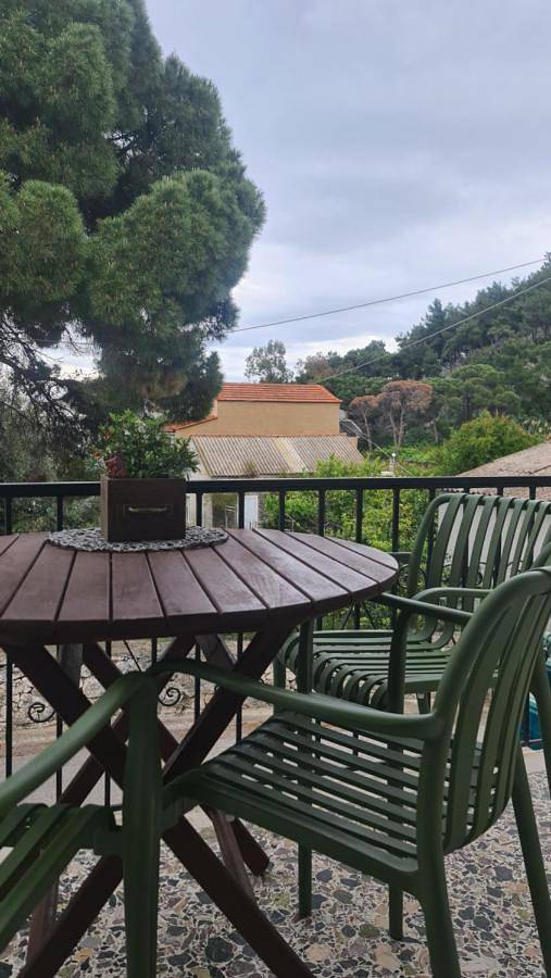 Appartement de vacances pour 4 personnes, avec vue sur le lac ainsi que vue et terrasse, animaux acceptés