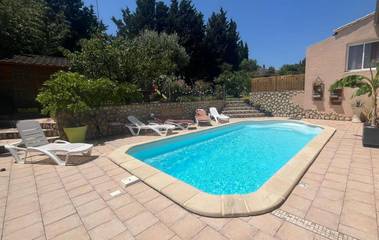 Gîte pour 5 personnes, avec piscine et jardin, animaux acceptés à Pennautier