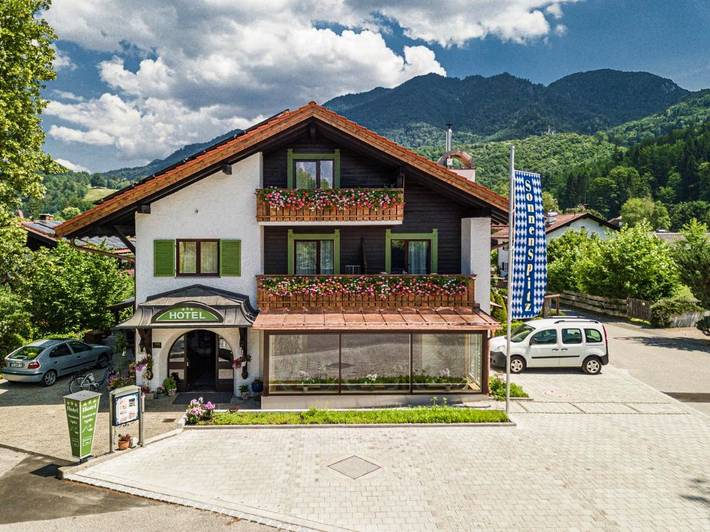 Hotel für 3 Personen, mit Balkon und Terrasse sowie Garten und Ausblick in Kochel am See - 2