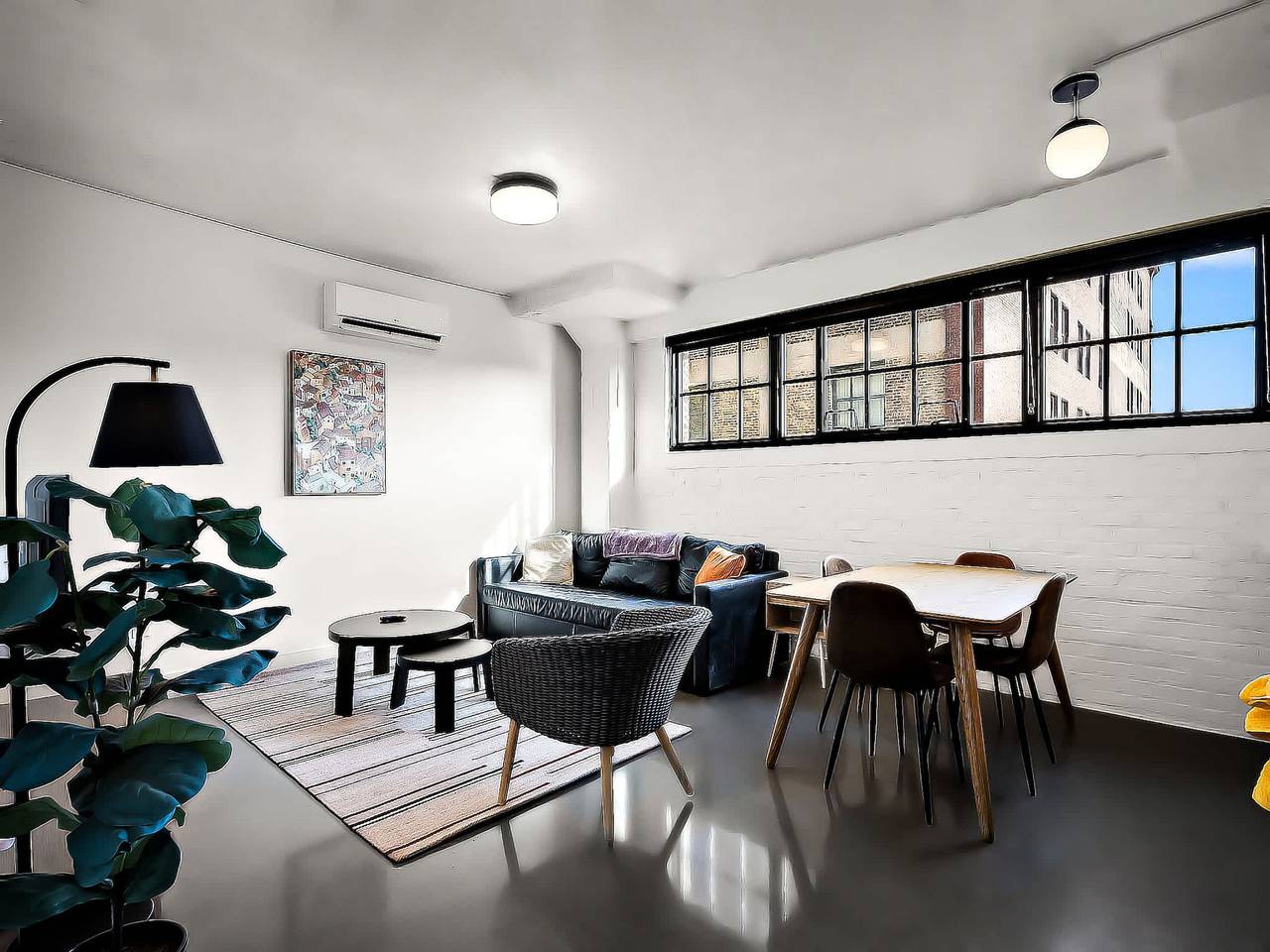 Entire apartment, Cozysuites Nlg w pool  bowling alley  sauna  25 in Minneapolis, Twin Cities