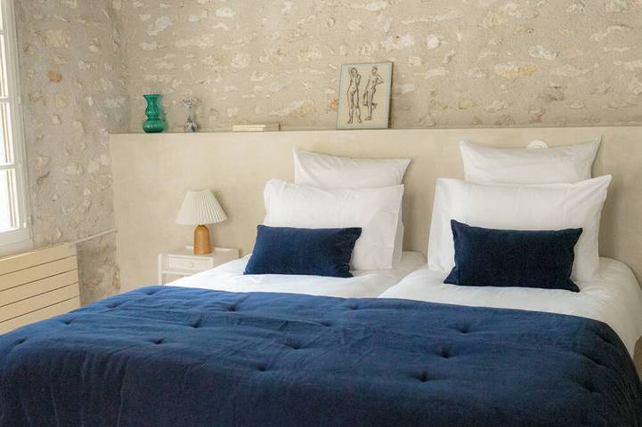 Location de vacances pour 30 personnes, avec jacuzzi et jardin, animaux acceptés à Chalo-Saint-Mars - 3
