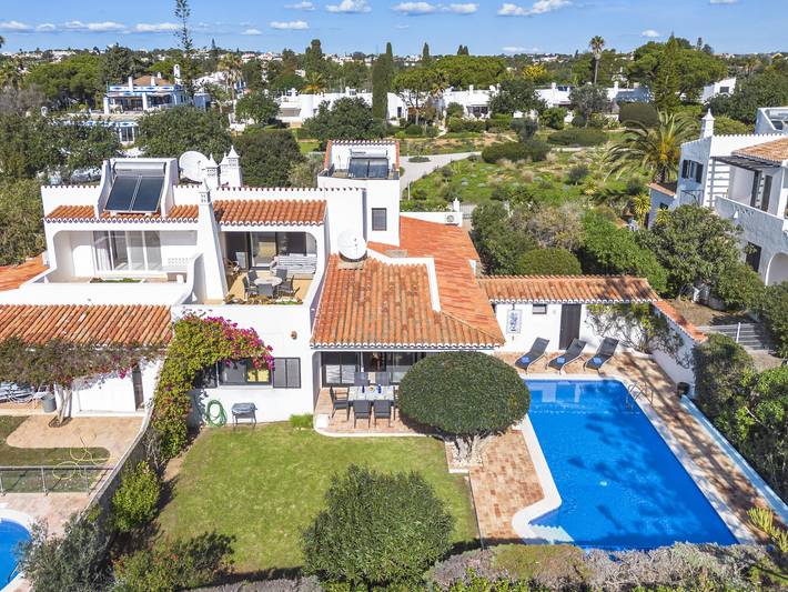 Gîte pour 6 personnes, avec jardin et terrasse