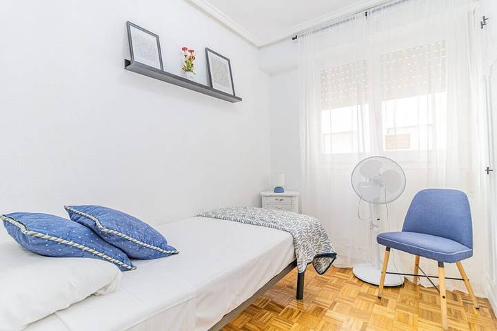 Ganze Wohnung, Your Large Family Apartment in Zaragoza in Saragossa, Saragossa Provinz