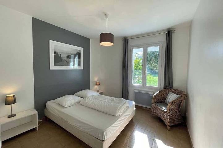 Location de vacances pour 6 personnes, avec jardin ainsi que balcon et piscine dans Plage de la Cible - 2