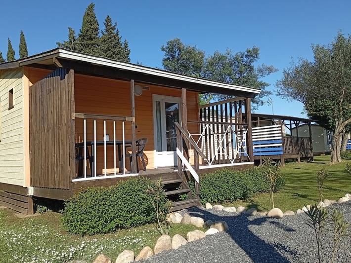 Gîte pour 2 personnes, avec terrasse et piscine à Massillargues-Attuech