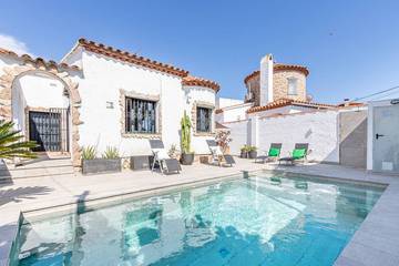 Chalet für 6 Personen, mit Garten und Terrasse in Empuriabrava