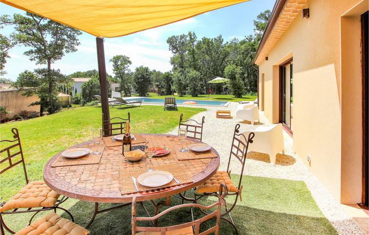 Location de vacances pour 6 personnes, avec jardin ainsi que terrasse et piscine à Grignan - 4