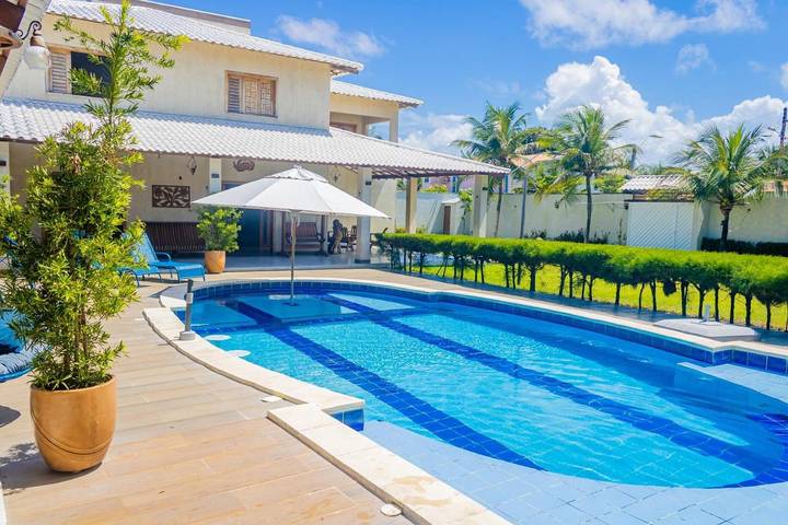 Casas e apartamentos de temporada para 18 pessoas, com balcão e piscina e ainda jardim and vista em Beberibe