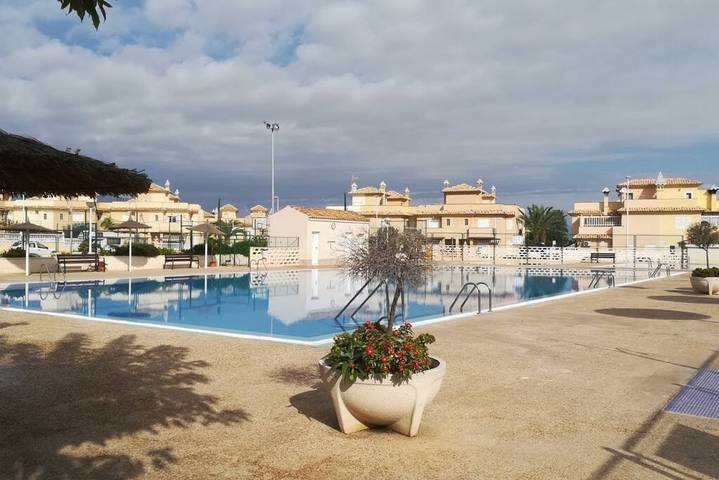 Bungalow für 6 Personen, mit Pool und Balkon/Terrasse in Santa Pola - 2