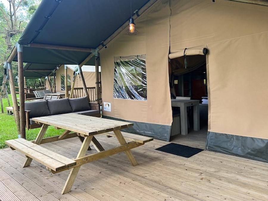 Camping Vallée de L'Indre - Tente 5 personnes - Tente Safari Outstanding sans sanitaire in Montbazon, Région de Tours