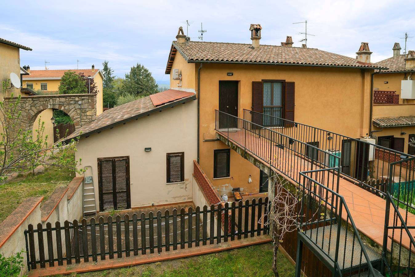 Appartamento intero, Appartamento 'L'angolo Delle More' con giardino privato, Wi-Fi e aria condizionata in Monte Castello di Vibio, Perugia e dintorni
