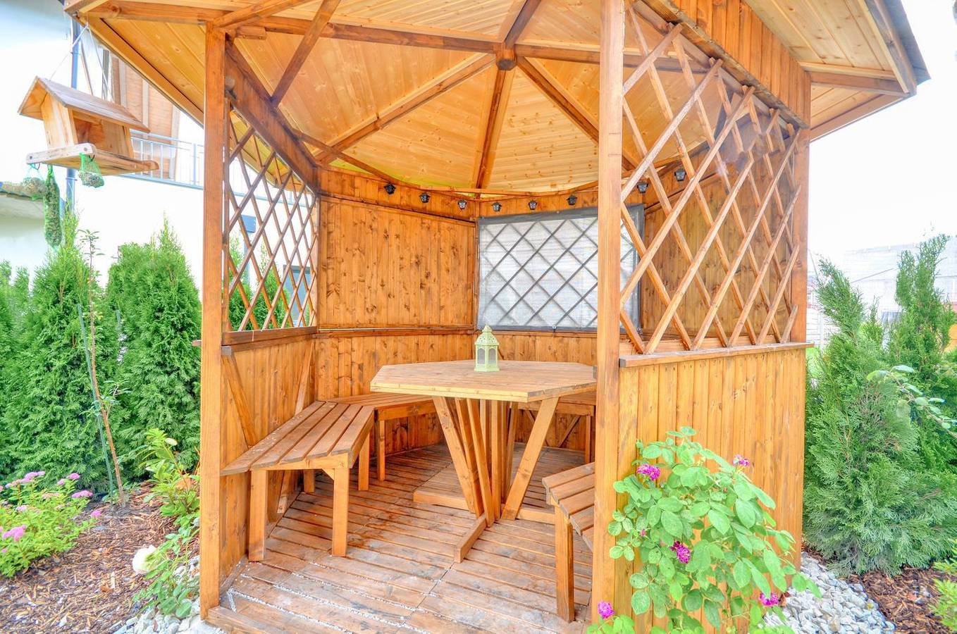 Modern, Austrian blockhouse with its own garden and a wonderful terrace in Zell am See, Distrito de Zell am See