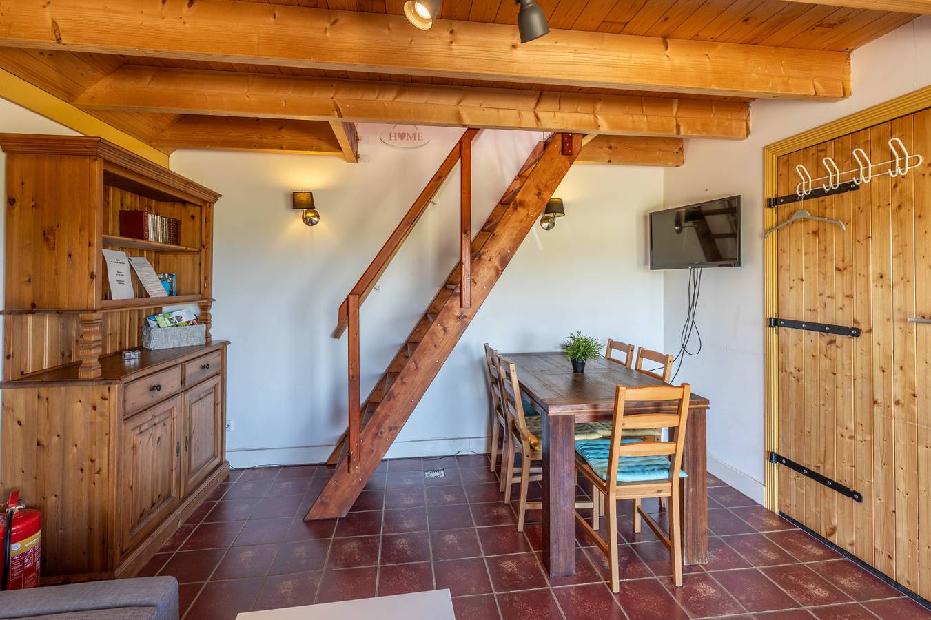 Comfortable 3-person apartment on a farmyard in Toldijk, located near Zuthpen in Veluwe