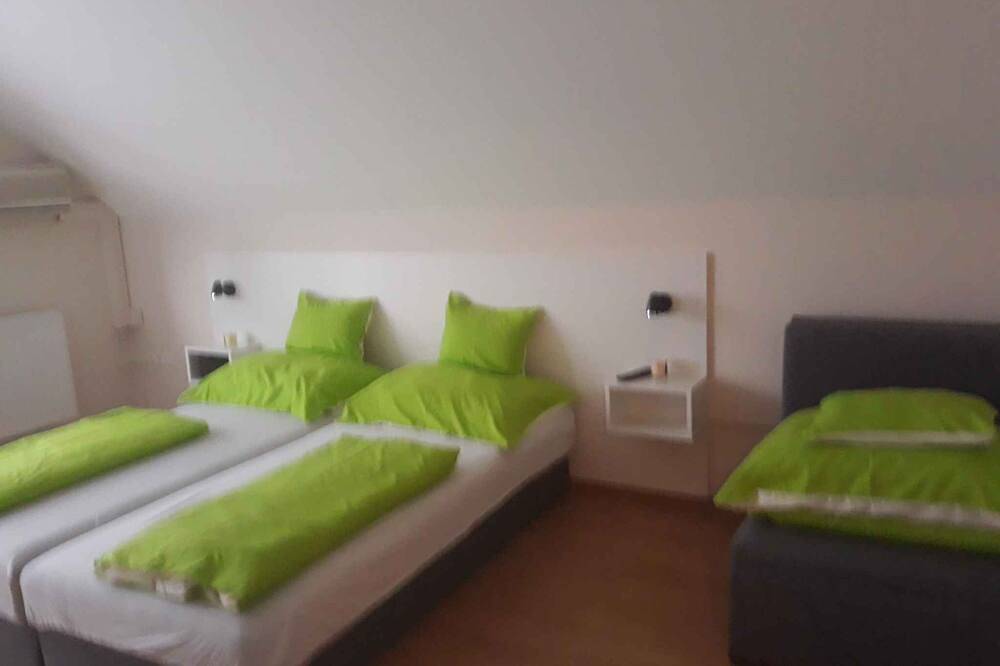 Ganze Wohnung, Ferienwohnung mit Außenpool und Klimaanlage in Gyenesdias, Balaton Hochland Nationalpark