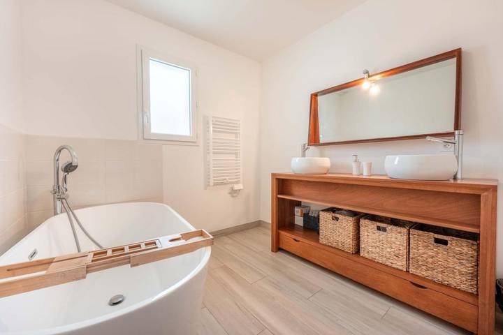 Location de vacances pour 7 personnes, avec piscine et jardin à Belin-Béliet - 2